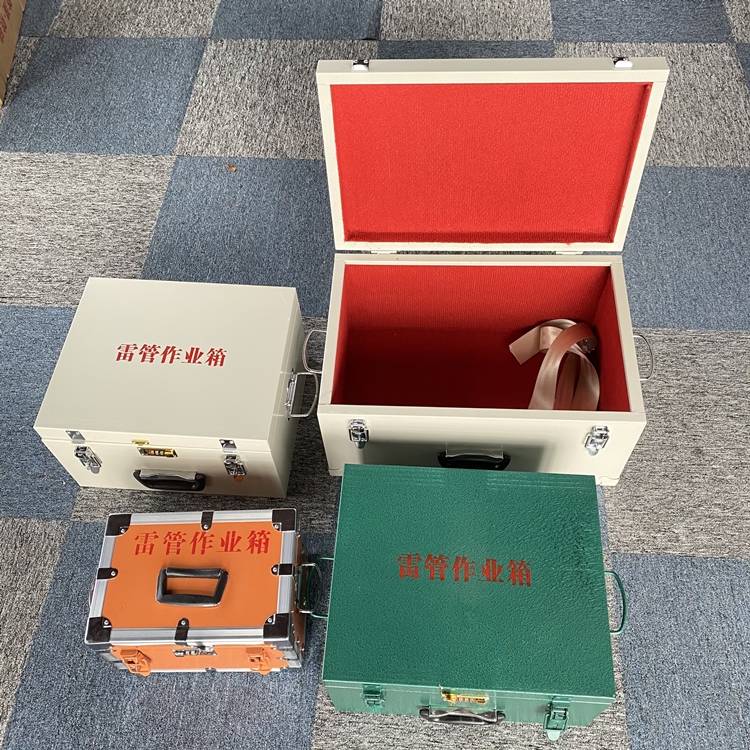 平川爆破工程作业箱如何选择？玻璃钢与传统材质的全面对比